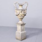 Urns