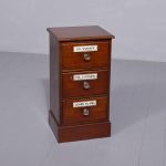 Victorian Apothecary Neat-Sized Mahogany Chest Of Drawers/Lampstand