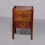 George III tray top mahogany bedside table/commode in excellent condition