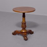 Fine quality carved mahogany William 4th wine table