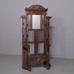 Attractive Flemish carved oak hallstand / hall bench